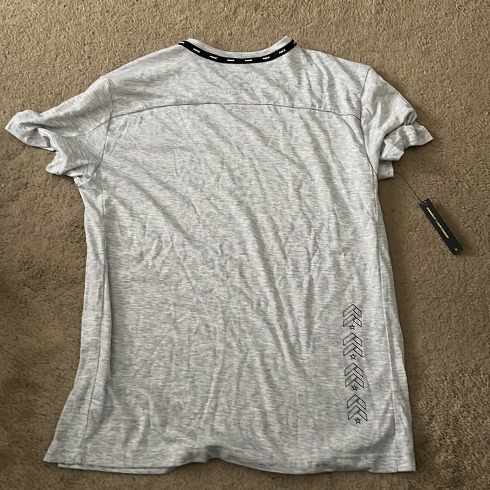 Barry’s nike T-shirt